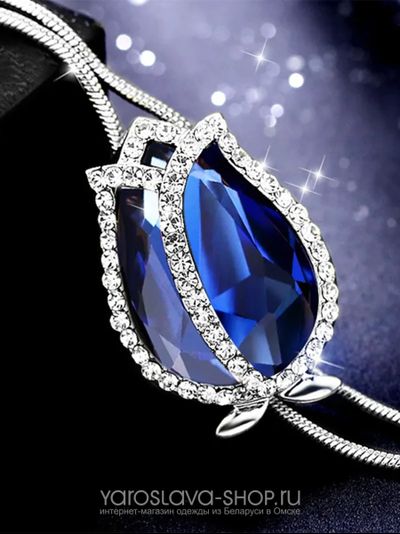 Подвеска с кулоном в виде цветка с синим камнем