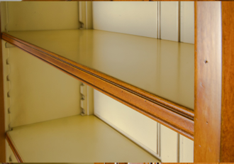 Библиотека открытая, низкая.