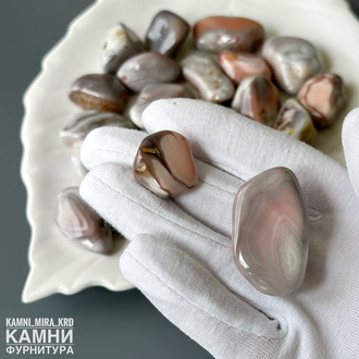 Агат розовый "Ботсвана", галтовка 20-25/27-35 мм, цена за штуку