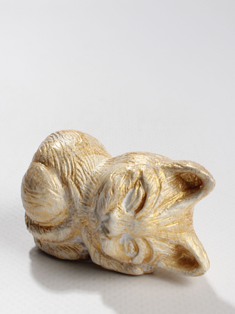 СУВЕНИР "Котенок-шар бело-золотой"  спящий