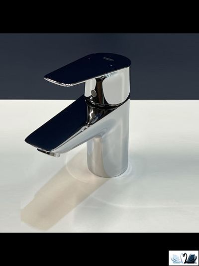 Набор смесителей Grohe BauEdge (для ванной 23604001, для раковины 23330001, душевой гарнитур 27926003 с лейкой, штангой и полочкой)