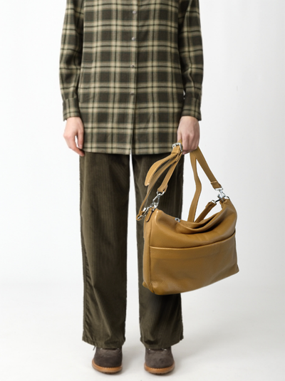 (АРТИКУЛ: 10121/1/5) СУМКА ЖЕНСКАЯ, СРЕДНЕГО РАЗМЕРА, НАТУРАЛЬНАЯ КОЖА, ЦВЕТ "ГОРЧИЦА", С НАРУЖНЫМ КАРМАНОМ, С ПЛЕЧЕВЫМ РЕМНЕМ