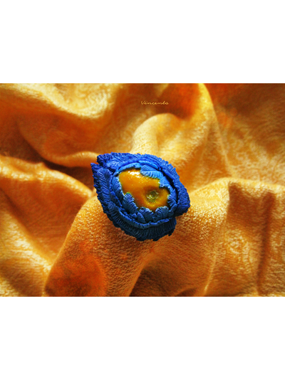 Яркая брошь с пёрышками "Волшебный персик"