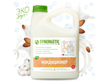 Synergetic Кондиционер для белья Миндальное молочко 2.75 л