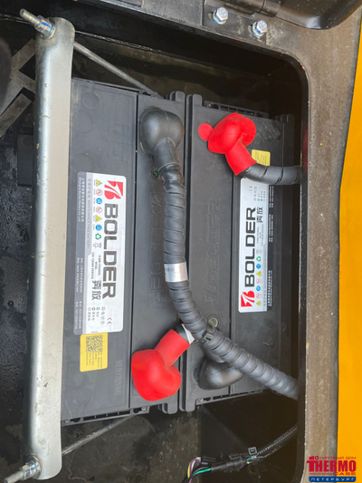 Комплект термозащиты АКБ автокранов и фронтальных погрузчиков КТЗГ-А7+ (КОМПЛЕКТ ИЗ 2-Х ТЕРМОСОВ С ОТДЕЛЬНОЙ КРЫШКОЙ ДЛЯ 2-Х АКБ с НАГРЕВАТЕЛями НТА-2/2+ (круглая клемма d=8mm) АКБ А/h: 120 (E41), Габариты АКБ, мм: (402-408)x(171-175)x(215-235)