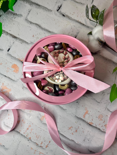 Шляпная коробка со сладостями