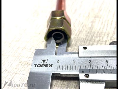 Трубка компрессора 550 медная с гайками на 16мм резьба