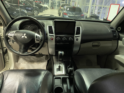 Mitsubishi Pajero Sport, 2011, 242 т.км.