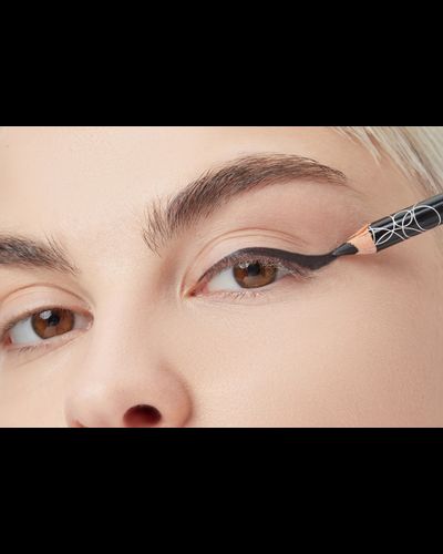 Карандаш для глаз LUXVISAGE черный