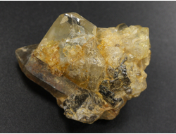 Топаз, сросток кристаллов, Россия, Забайкальский край (33*28*20 мм, 17,4 г) №36063