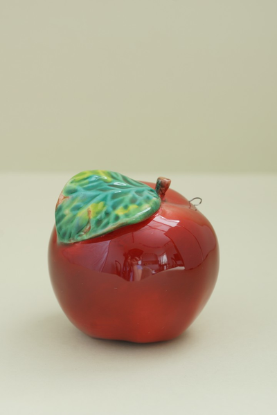 Яблоко малое