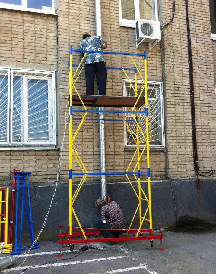 Удобный вариант при установке водосточной системы!