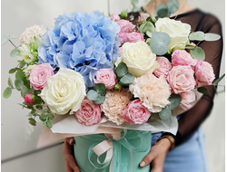 Коробка с гортензией "Праздник чувств"