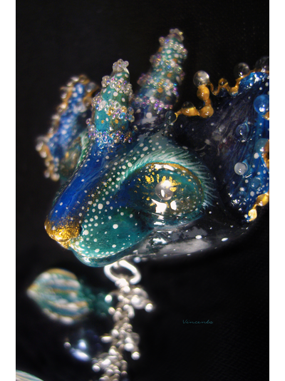 Брошь "Морской дракон из рода двурогих котов", украшение-талисман с длинной подвеской