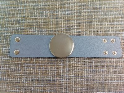 Браслет экокожа женский широкий 17/19 см x40 мм с кругом 45мм серый