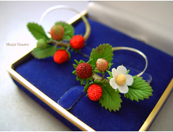 Серебряные серьги-кольца с земляникой .