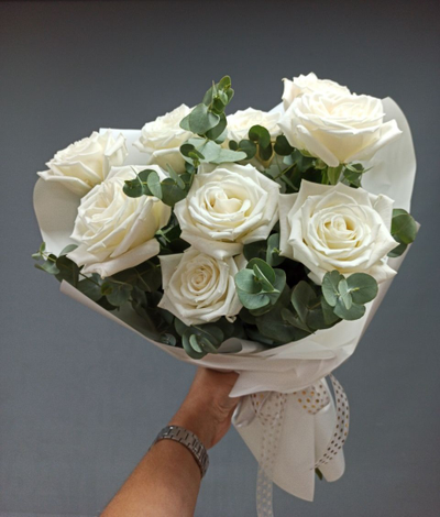 Букет из белых роз "Белый плен"