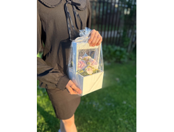 Деревянный бокс с зефирными розами