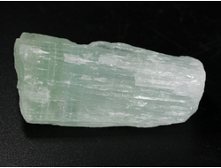 Кальцит фисташковый (зеленый), необработанный образец, Пакистан (49*25*18 мм, 32 г) №38056