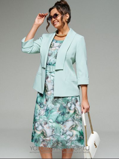 Нарядный женский комплект в бирюзовом цвете, состоящий из жакета и платья