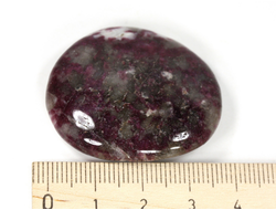 Турмалин розовый в кварце, полировка плоская, Бразилия (37*33*9,5 мм, 21 г) №35686