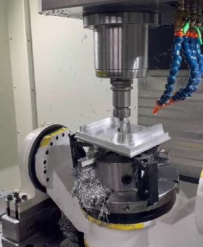 5-и осевой фрезерный центр