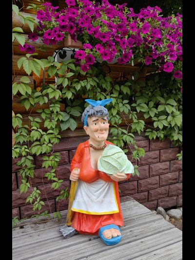 Дачница с капустой 85*50 см   7кг   полистоун Россия 6949/012095*