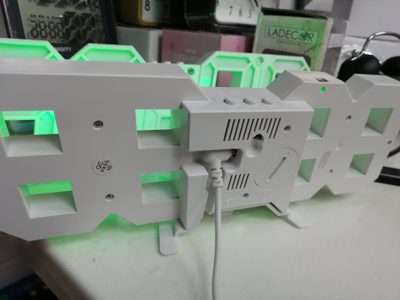 часы электронные VST883-4  зел.цифры+USB кабель (без адаптера)