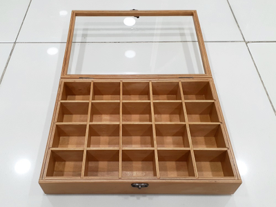Коробка 20 ячеек, для коллекции камней и минералов, цвет "Клен", крышка со стеклом (32*23*6 см, 1200 г) №25952