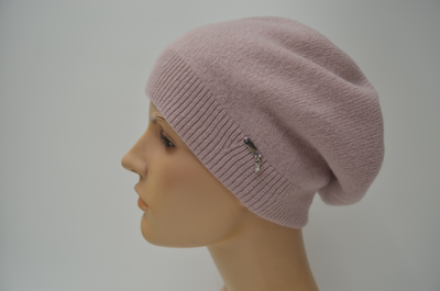 Розовый берет из кашемира
