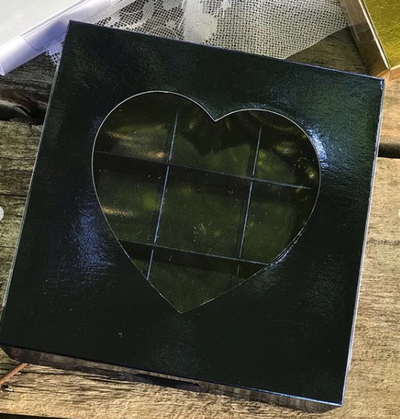 Коробка для 9 конфет с окном "Сердце" (бирюза), 160*160*30мм