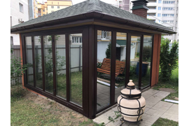 раздвижные двери в беседке из ПВХ