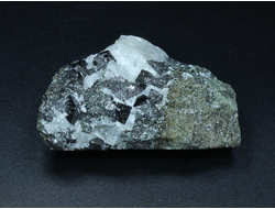 Магнетит, Кальцит, сросток кристаллов, Мурманская об-сть, Ковдор (49*31*20 мм, 50 г) №26592