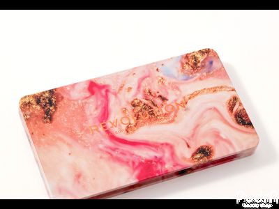 Makeup Revolution Палетка теней Forever Flawless Affinity