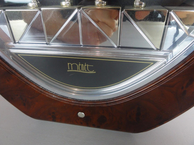 Настенные часы Rhythm 4MH687-R23