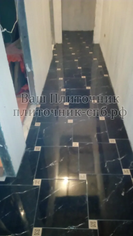 Укладка керамогранита на пол со вставками