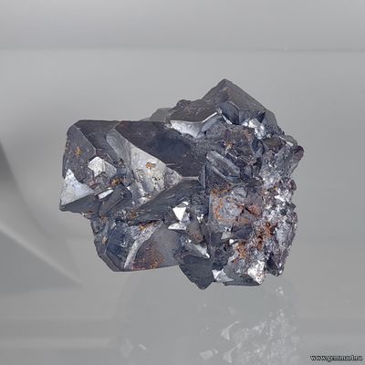 Куприт, сросток кристаллов. Россия. 40*38*37мм