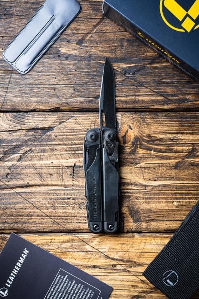 Leatherman Surge Black с чехлом Molle