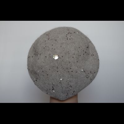 Vizio 6943 берет Италия с пайетками бежевого цвета