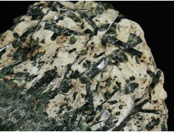 Актинолит в белом тальке, необработанный, дикий образец, Россия, Северный Кавказ, КЧР (105*87*58 мм, 791 г) №37777