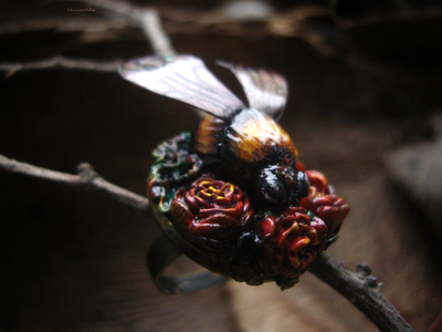 Коллекционное кольцо "Царевич Шмель в цветущем саду"