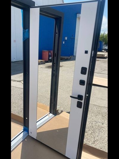 I-DOORS (РОССИЯ). 2МДФ/ ВЕРТИКАЛЬ-ЗЕРКАЛО/ СТАЛЬ 1,5 мм. ТРЕХКОНТУРНАЯ/ ГРАФИТ-ЗЕРКАЛО ЭМАЛИТ БЕЛЫЙ/ ПОВЫШЕННАЯ ВЗЛОМОСТОЙКОСТЬ