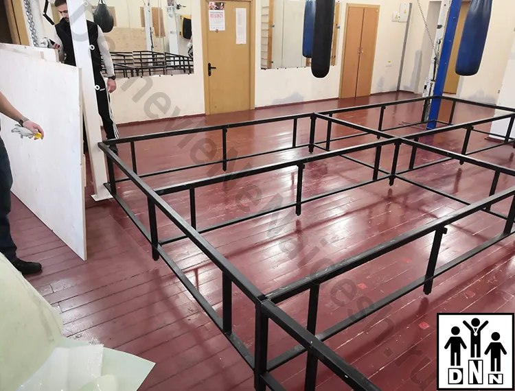 Монтаж ринга на помосте