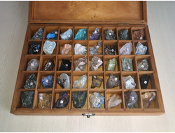 Коллекция 40 камней по 3-4 см, в коробке 32*23 см, вес около 1700 г  №25739