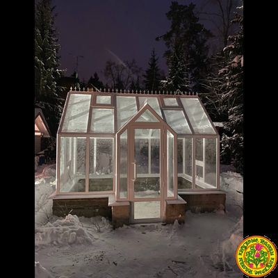 Базовая комплектация теплицы в английском стиле с холлом из стекла и алюминия ЕЛИЗАВЕТА S размером 4000 х 3000