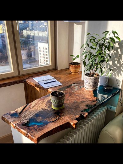 подоконники из массива дерева с природным краем