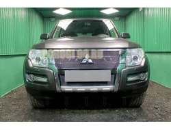 Защита радиатора Mitsubishi Pajero IV 2015- black верх PREMIUM