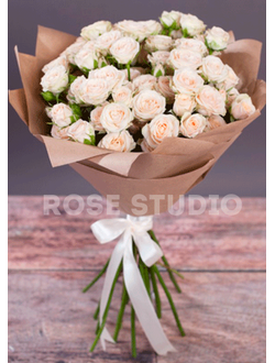 7 голландских кустовых роз  в крафте