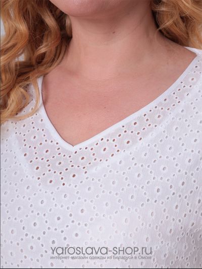 Платье А-силуэта с воланами из двух видов хлопковой ткани белого цвета