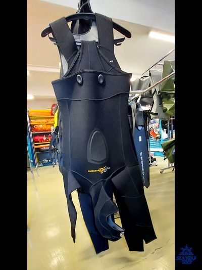 Гидрокостюм неопрен 3мм AquaDiscovery Анатомик титан р.44/46, б/у